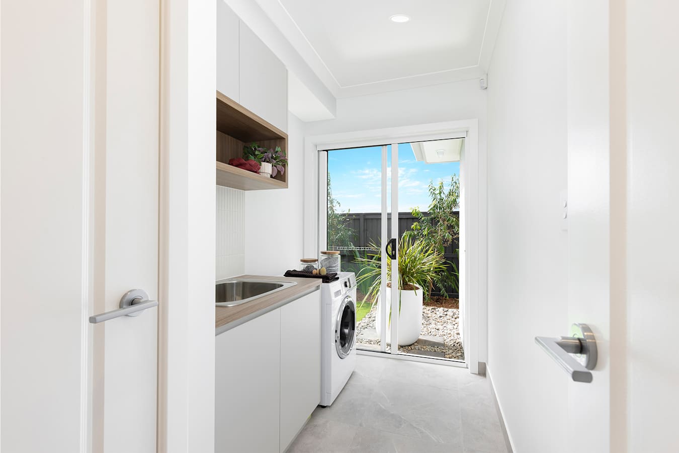 Evie 27 - Kinma Valley - Contempo Modern - Laundry