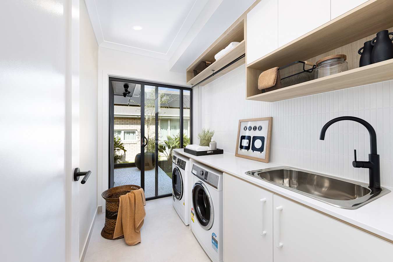 San Marino 31 home design laundry