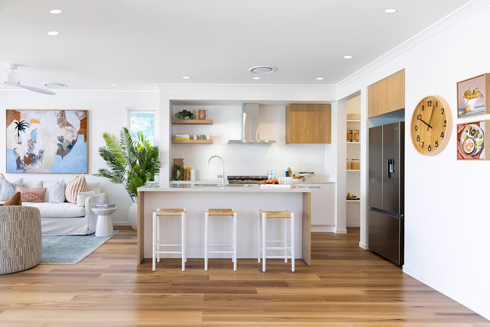clovelly 23 dining and kitchen