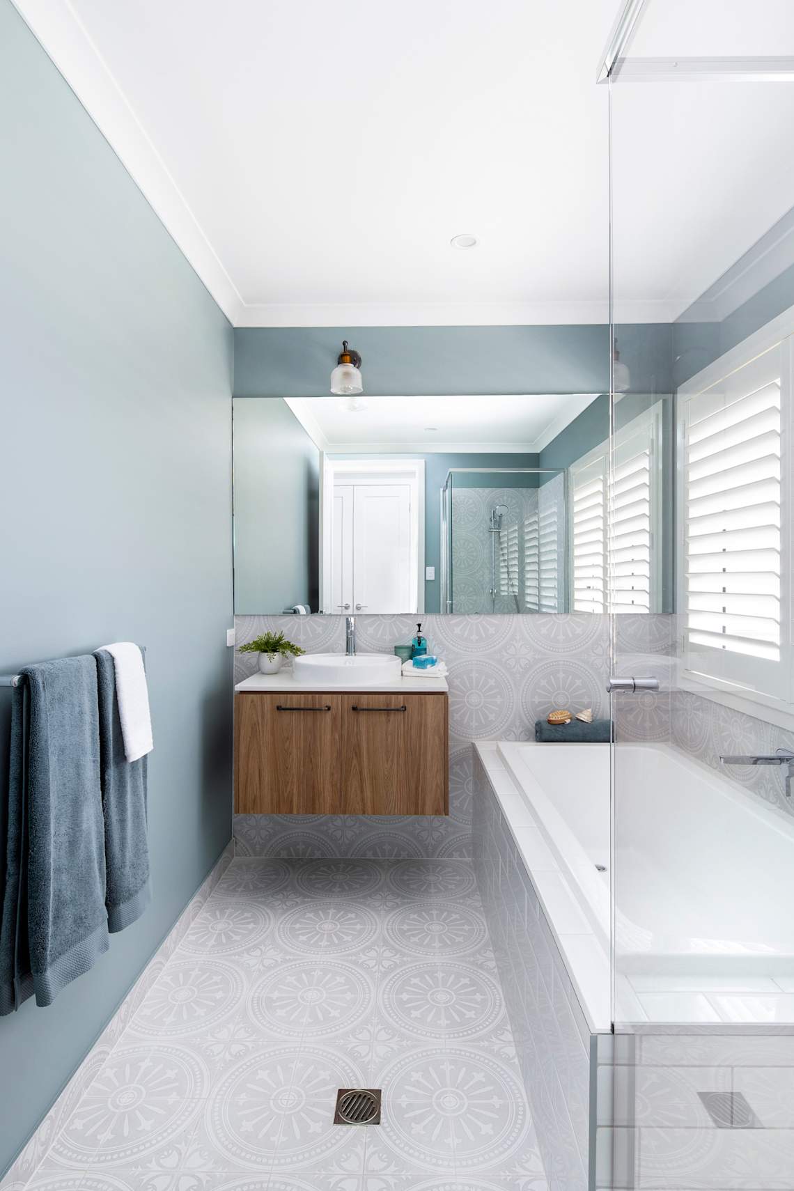 Grayson 30 Home Design bathroom. Coastal design style. Narrow block