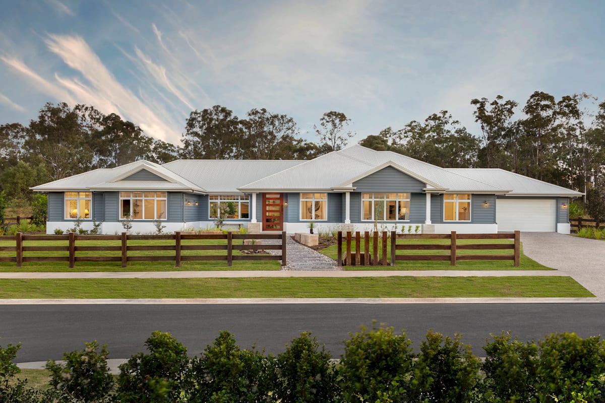 image upload c_limit,f_auto,w_1200 v1763012767 home-designs hunter facades hunter-31 hunter-house-design-hampton-facade