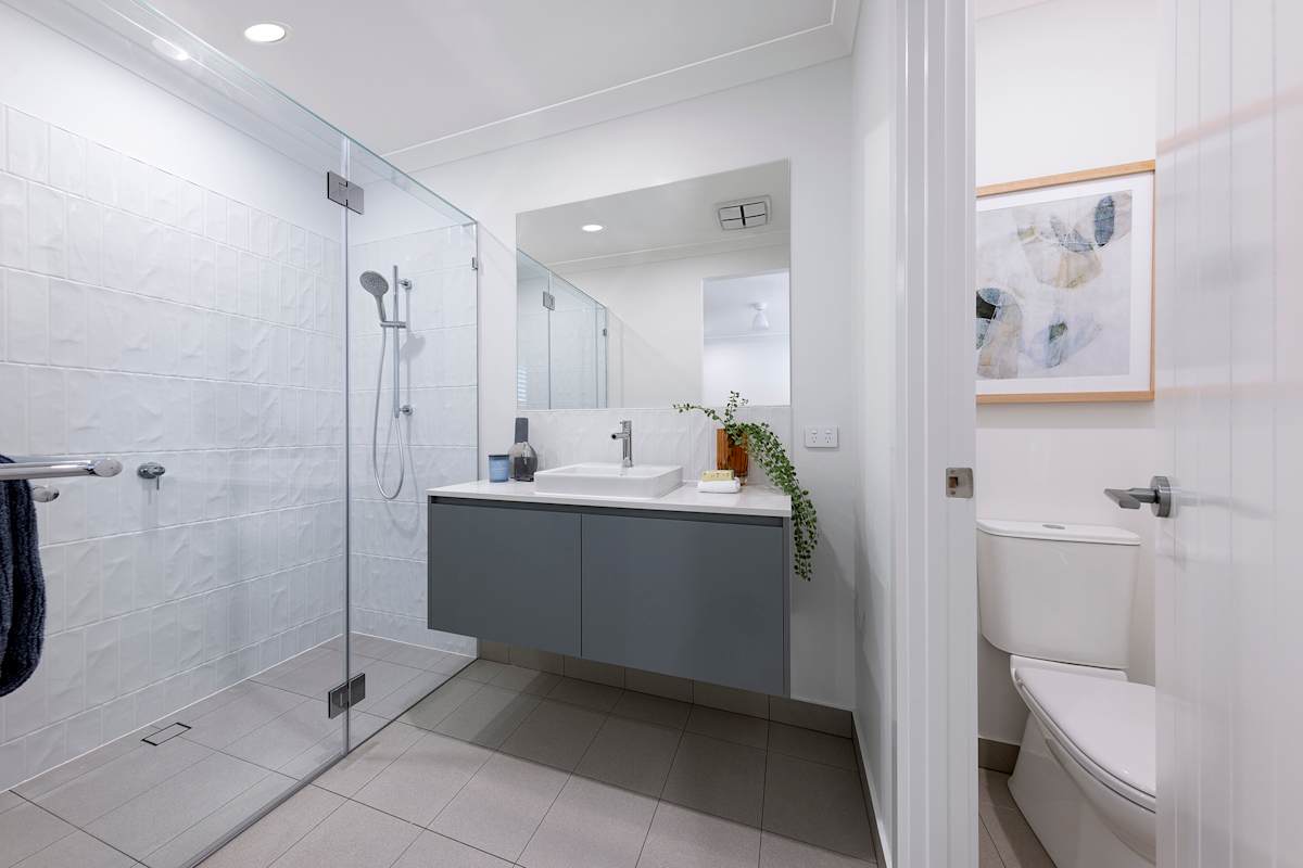 image upload c_limit,f_auto,w_1200 v1774417367 home-designs aria displays aria-42-aura aria-42-home-design-aura-display_ensuite2