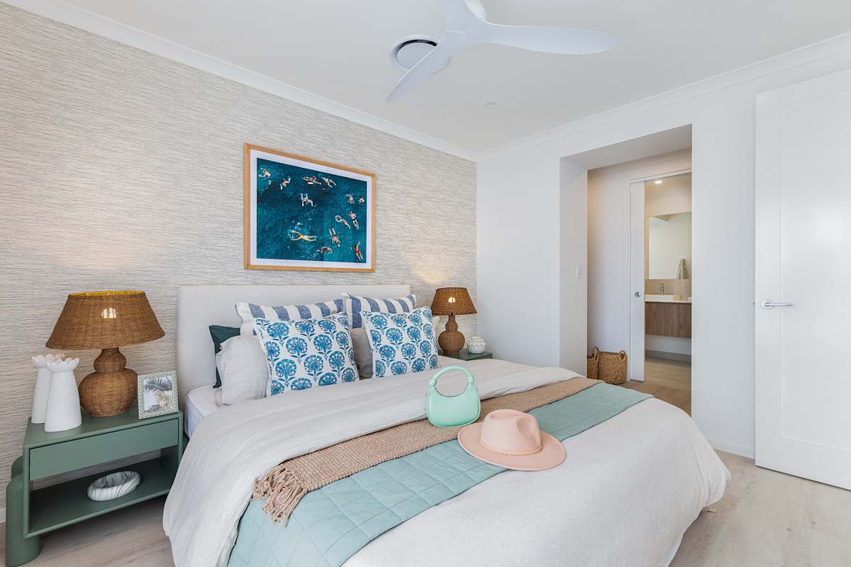 image upload c_limit,f_auto,w_1200 v1774418424 home-designs meridian displays meridian-24-aura meridian-24-home-design-aura-display_mastersuite