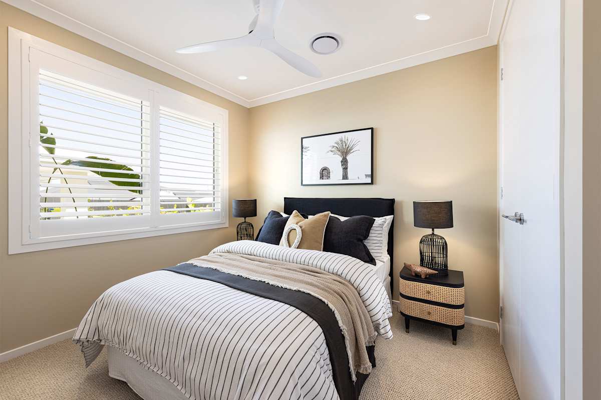 image upload c_limit,f_auto,w_1200 v1790642151 home-designs meridian displays meridian-24-everleigh meridian-24-house-design-bedroom1
