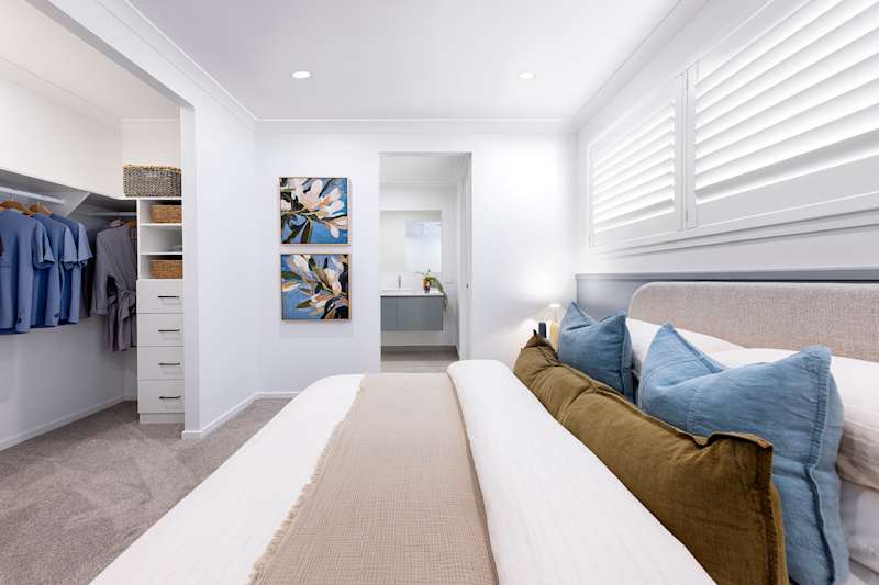 image upload c_limit,f_auto,w_800 v1774417368 home-designs aria displays aria-42-aura aria-42-home-design-aura-display_bedroom2