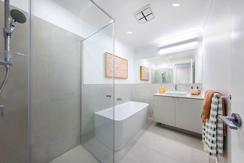 image upload c_limit,f_auto,w_800 v1783305916 home-designs clovelly displays clovelly-23-aura clovelly-23-home-design-aura-display-bathroom