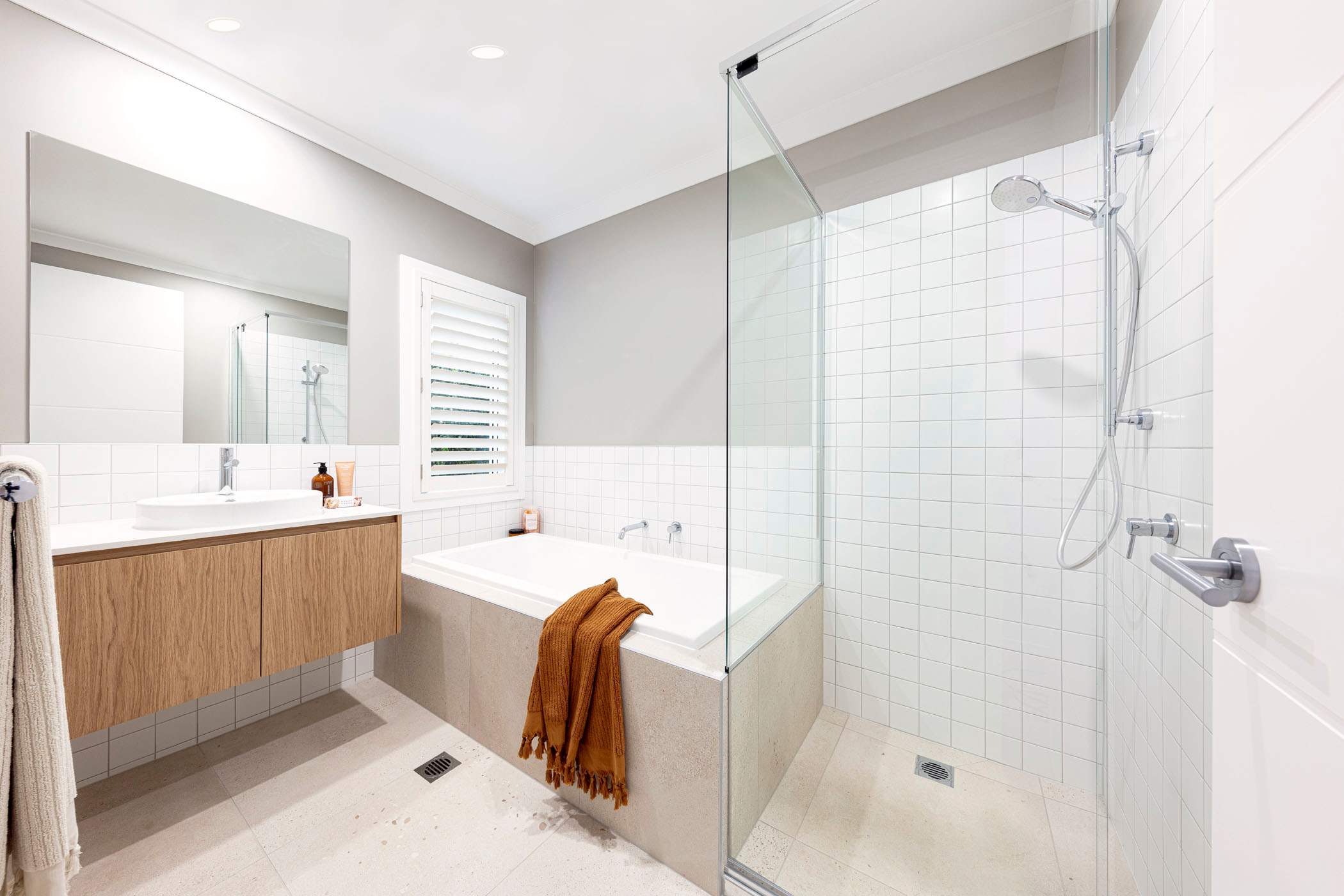 Lola 25 home design bathroom