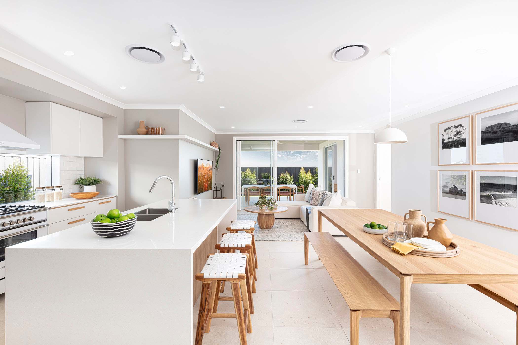 Lola 25 home design living room