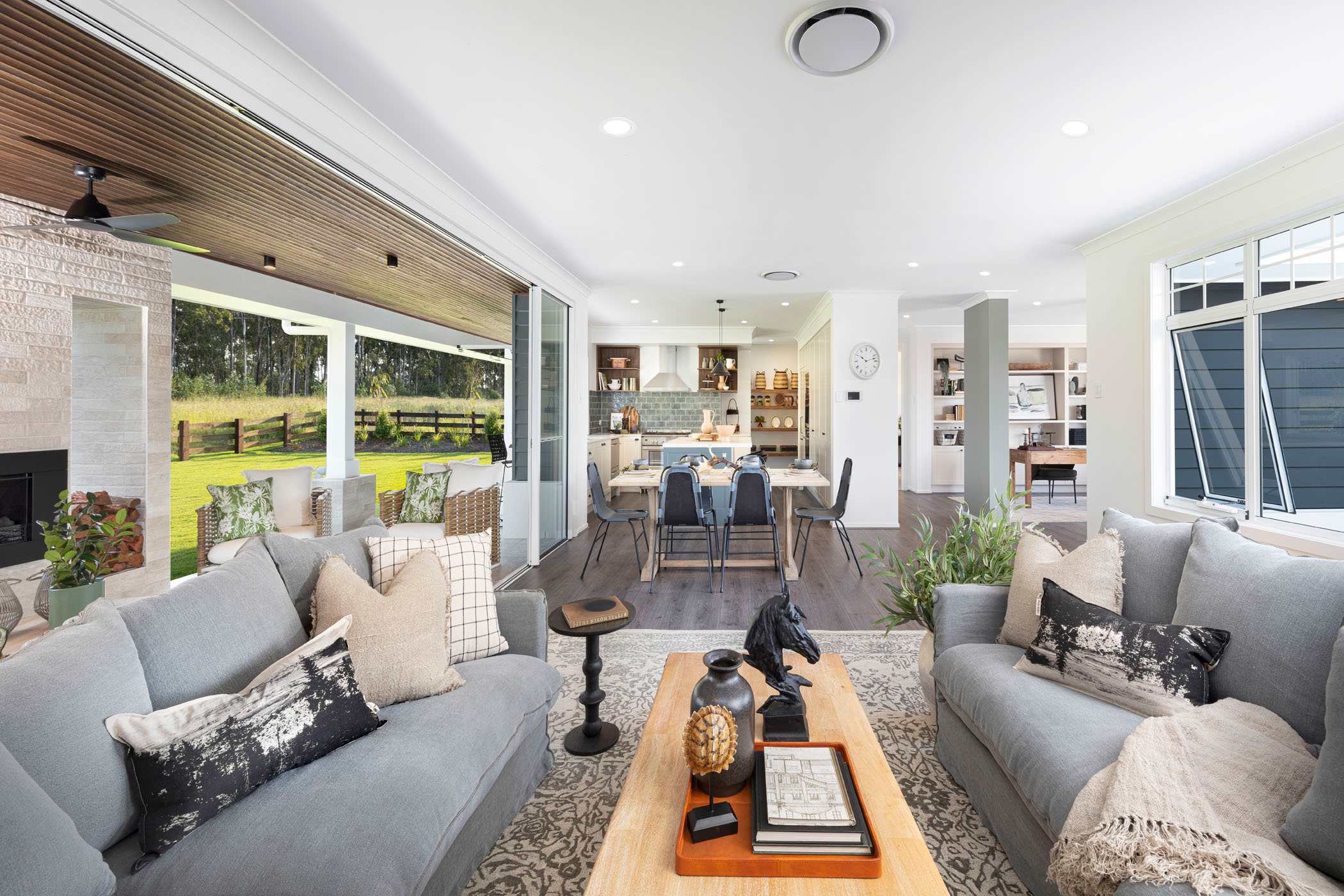 Hunter 37 house design living room