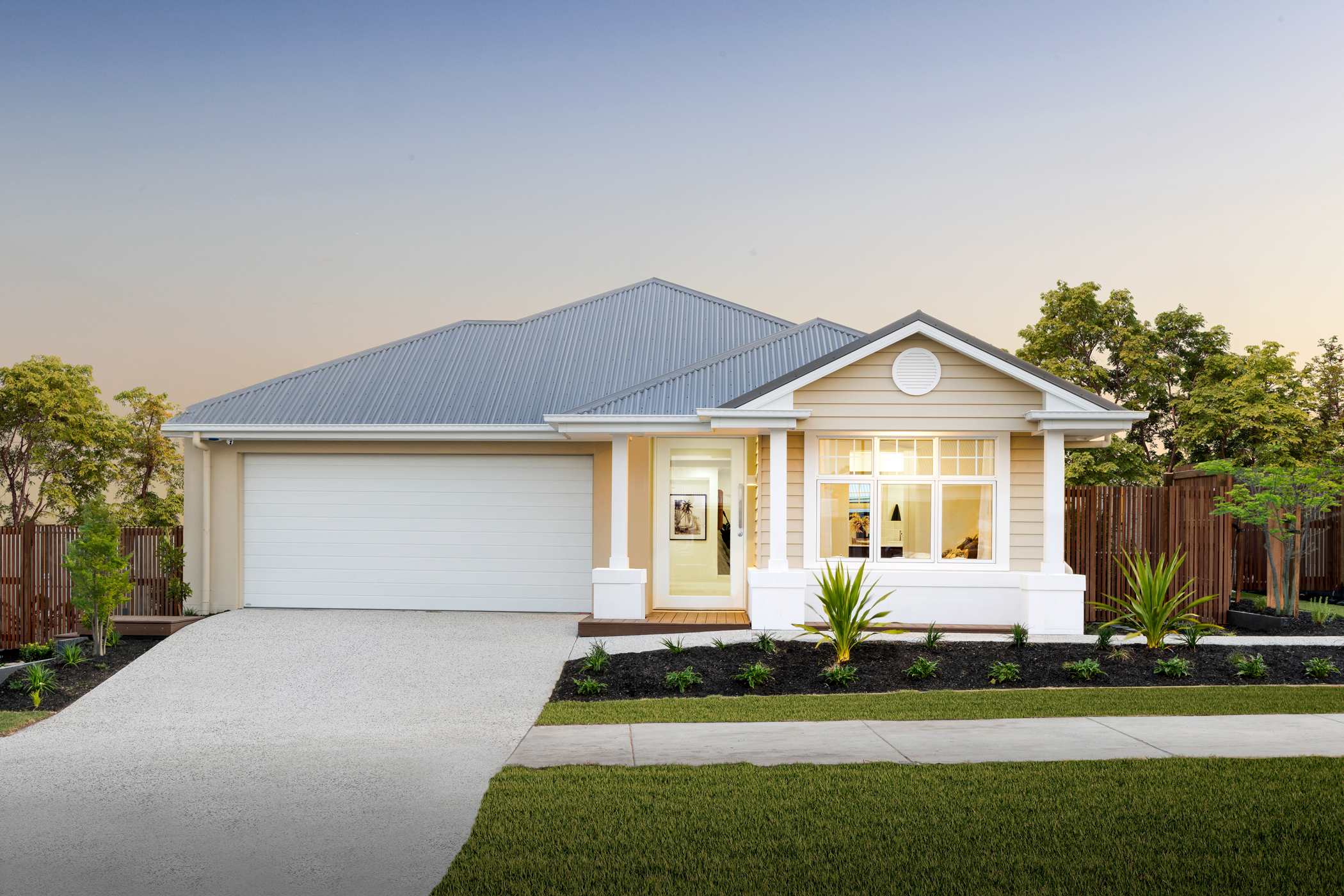 Meridian 24 house design with  Nantucket facade - Display