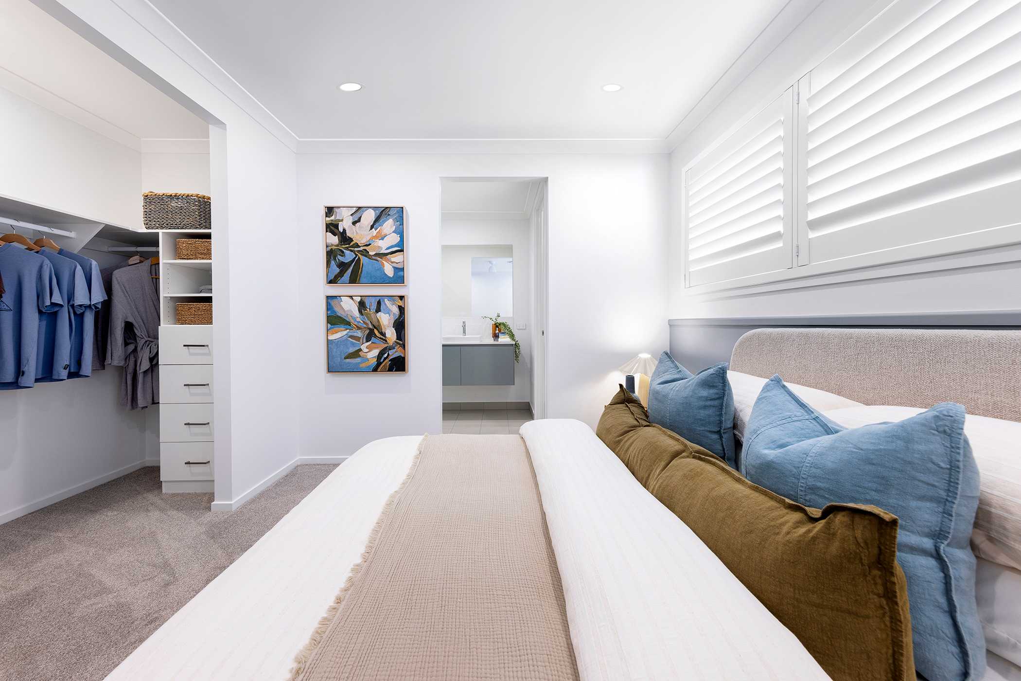 image upload c_limit,f_auto v1774417368 home-designs aria displays aria-42-aura aria-42-home-design-aura-display_bedroom2