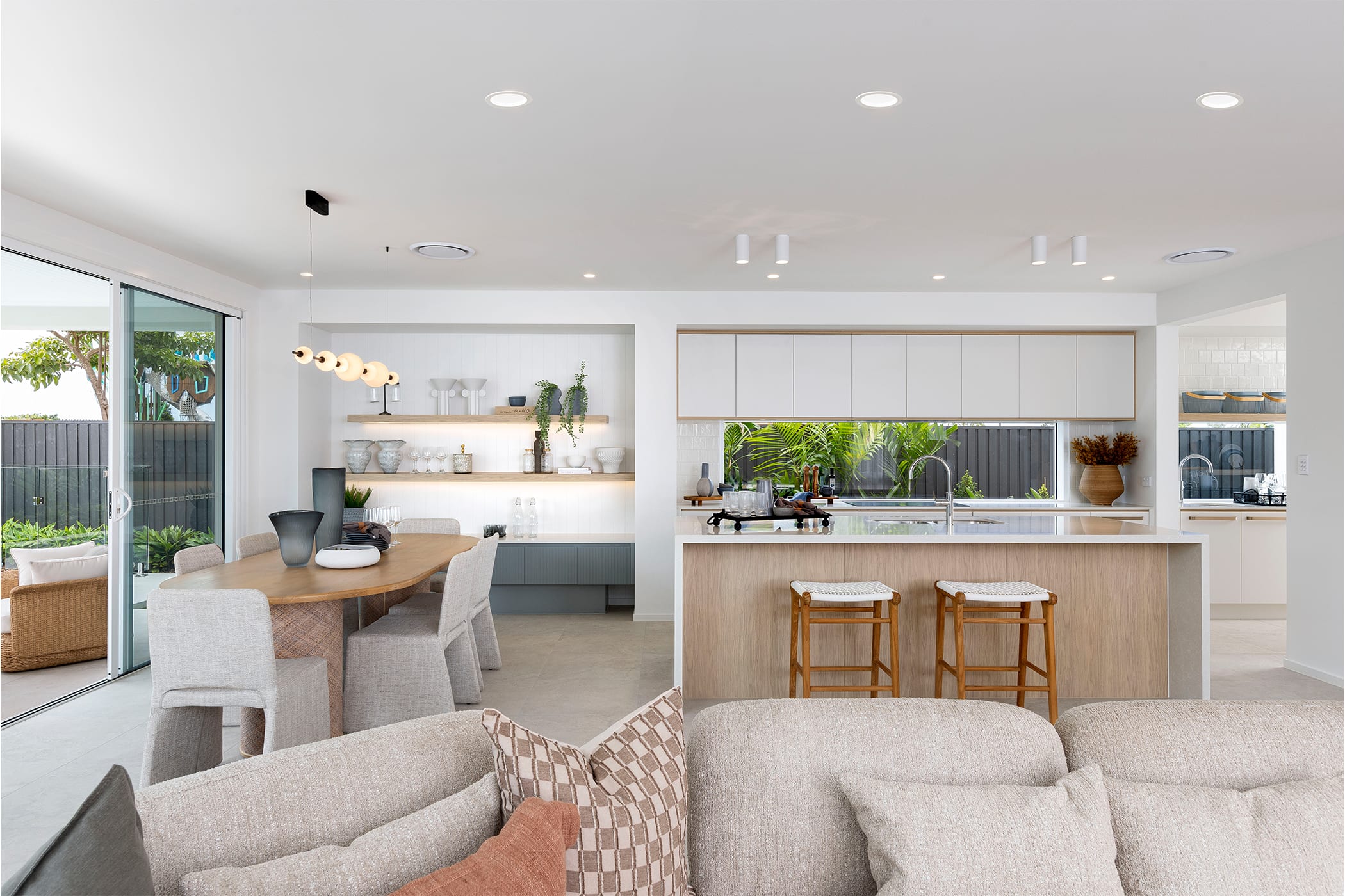 image upload c_limit,f_auto v1790577784 home-designs aria displays aria-42-aura aria-42-home-design-kitchen-living alt